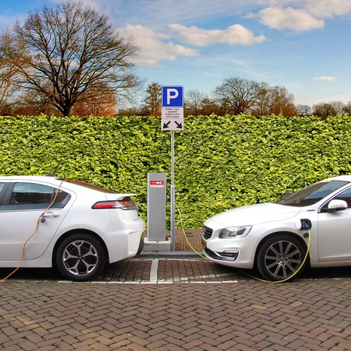 electric-car-2783573_1280 Ynergie signataire de charte coup de pouce Véhicule Particulier Electrique